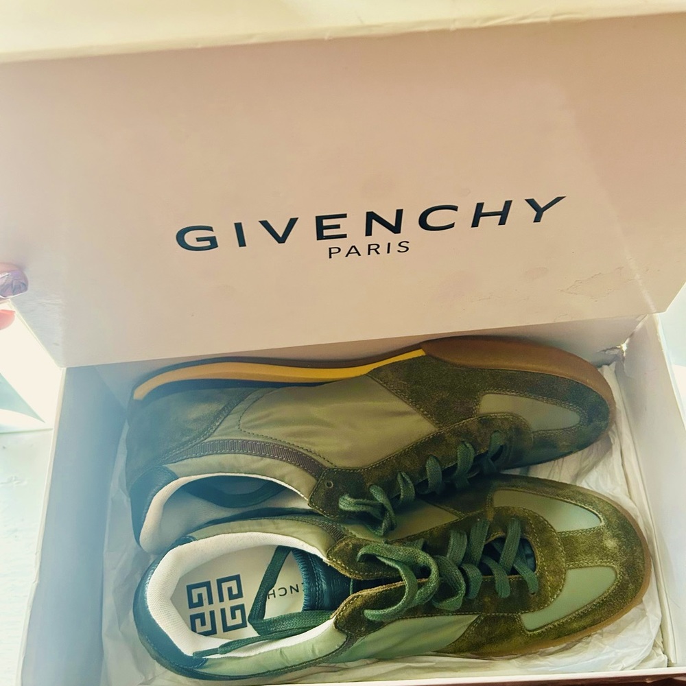 Men’s Givenchy sneakers